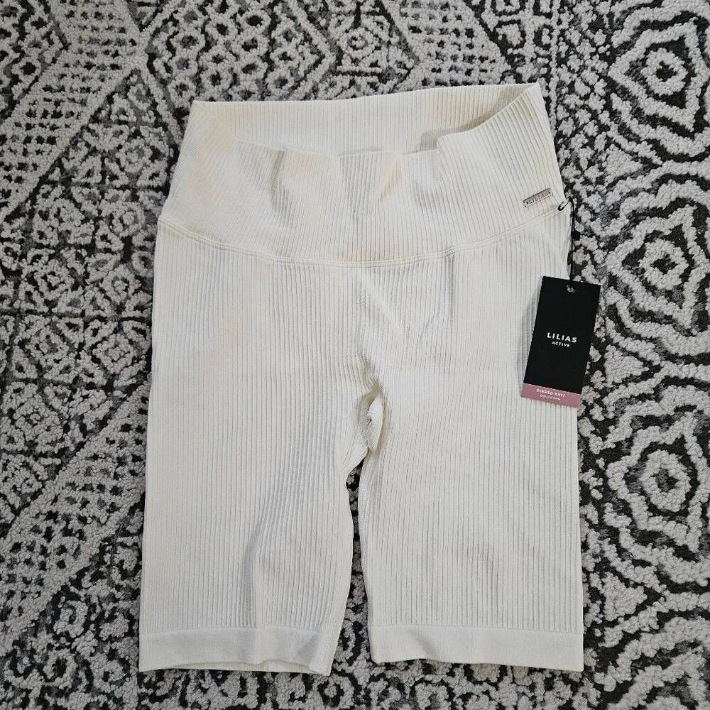 Lilia's Active Rib Knit Biker Shorts Size Medium in Cream